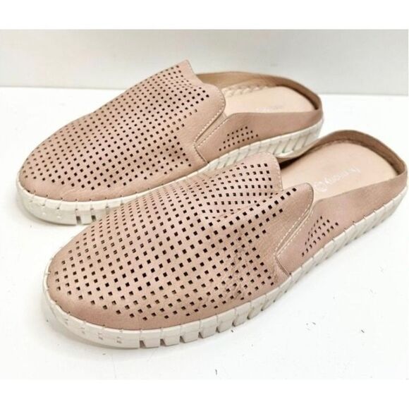 Harmony Balance Sashay Mules Size 8 Beige Perforated Slip On Shoes - Picture 2 of 7